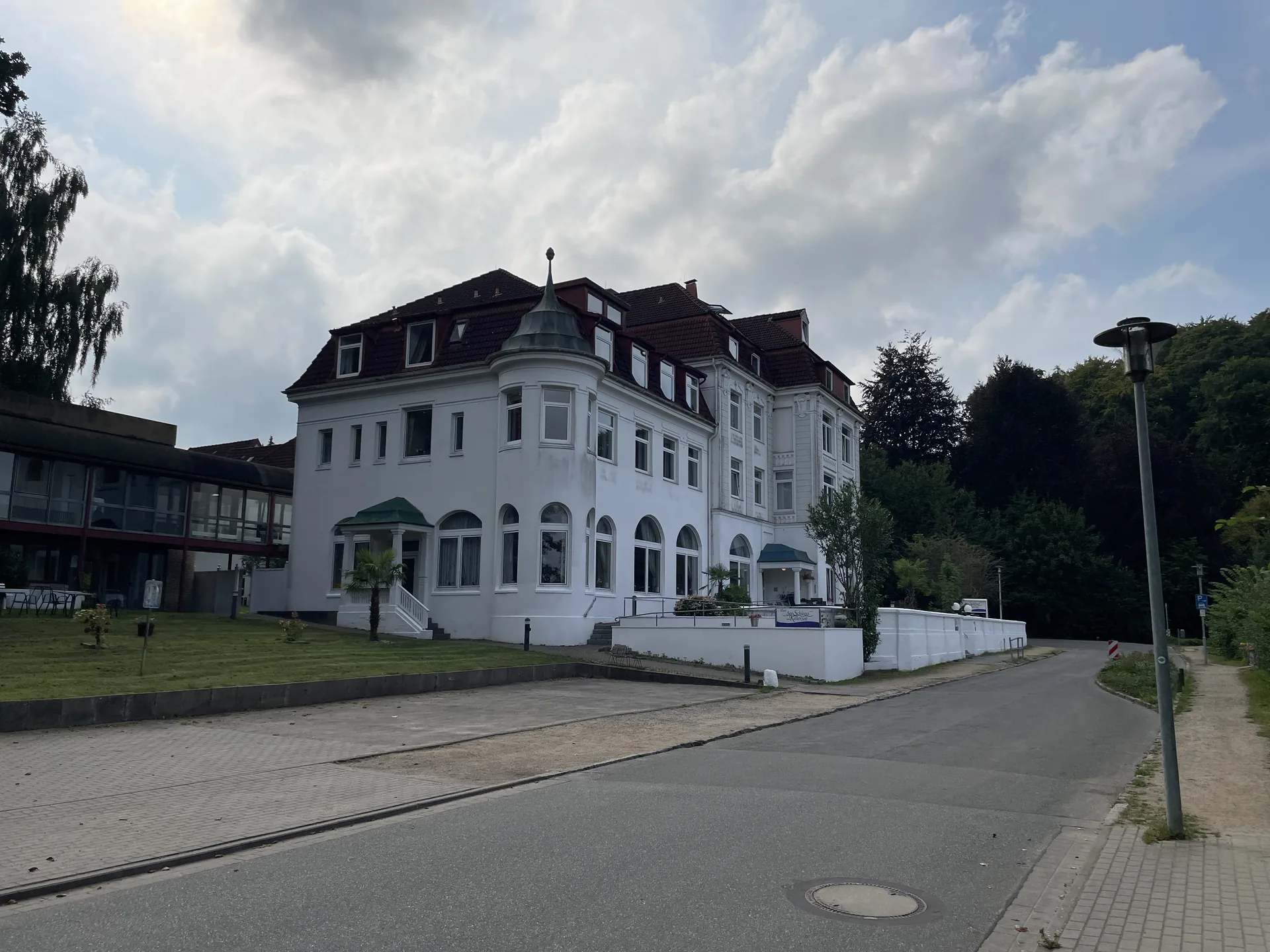 Außenansicht des See Schlosshotels in Eutin