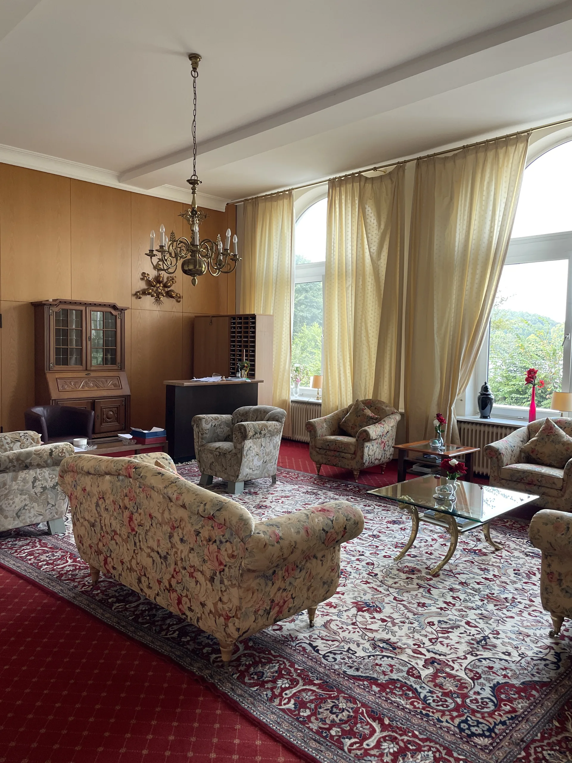 Gepflegter Aufenthaltsbereich im See Schlosshotel